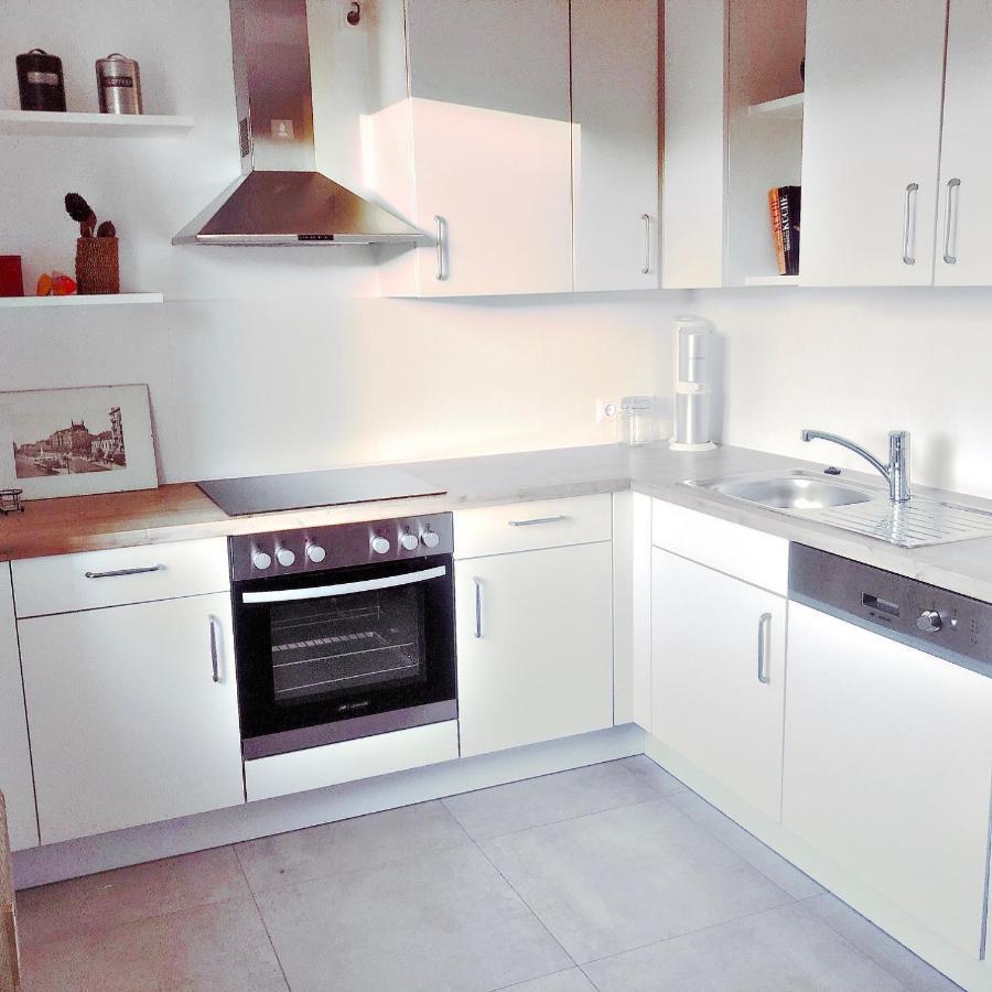 Modern New Danube Apartment, Perfect Location Wien Exterior foto